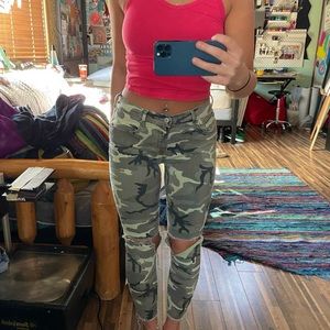camo ripped skinny jean